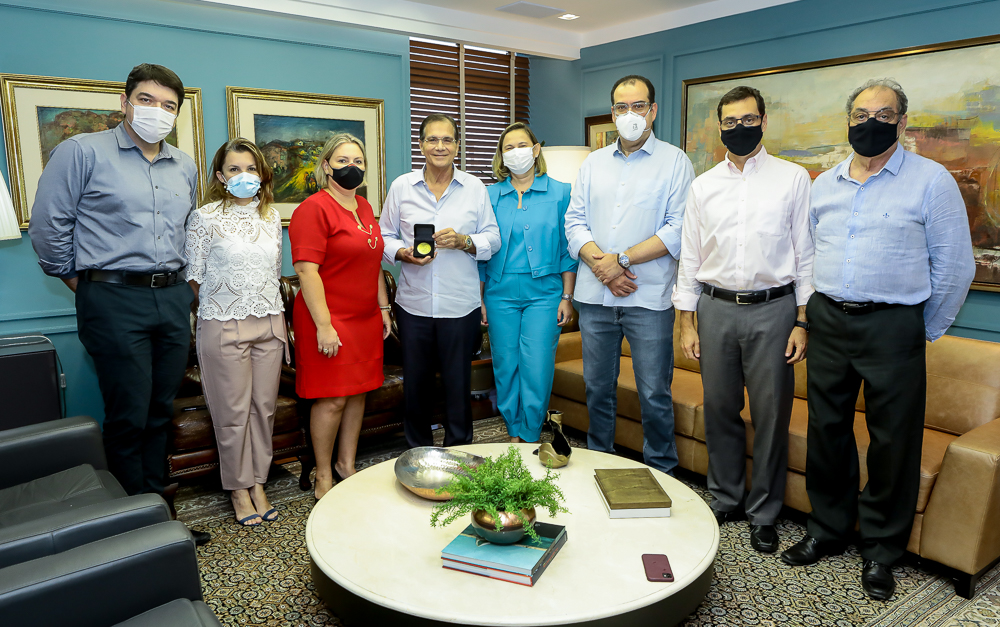 Raul Santos, Luiza Menezes, Melissa Pinheiro, Beto Studart, Renata Santiago, Delano Macedo, Luis Antonio E Luis Miranda