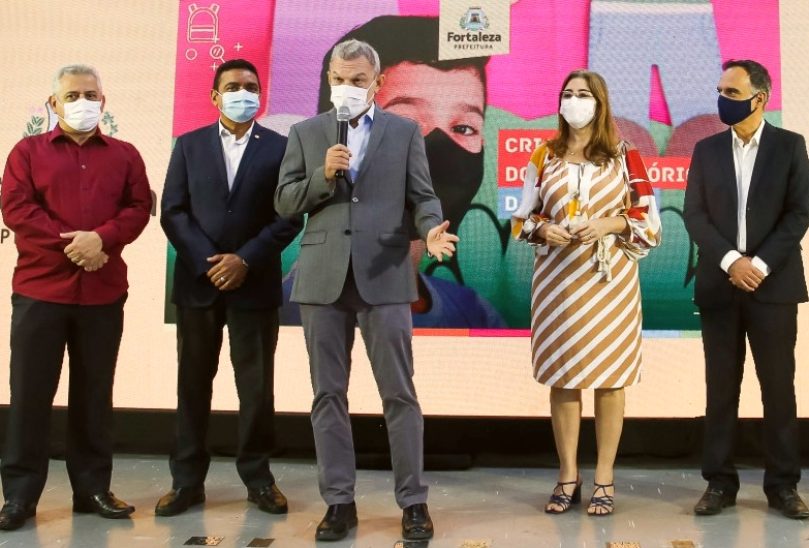 Prefeitura de Fortaleza investirá R$ 40,6 milhões na qualificação de professores Prefeitura de Fortaleza investirá R$ 40,6 milhões na qualificação de professores