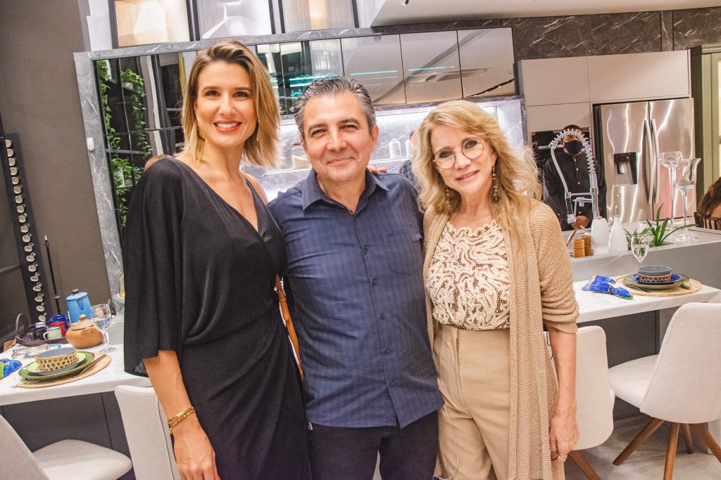 Suzana Clark Fiuza, Roberto Dias E Sofia Linhares