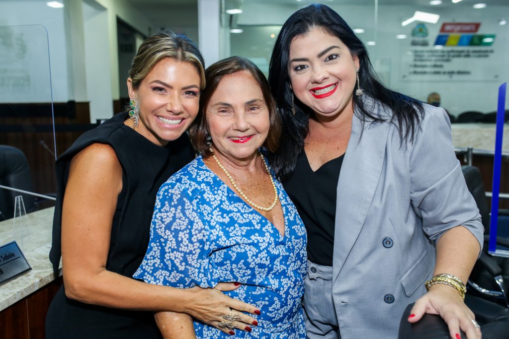 Vanessa Queiros, Miriam E Viviane Almada