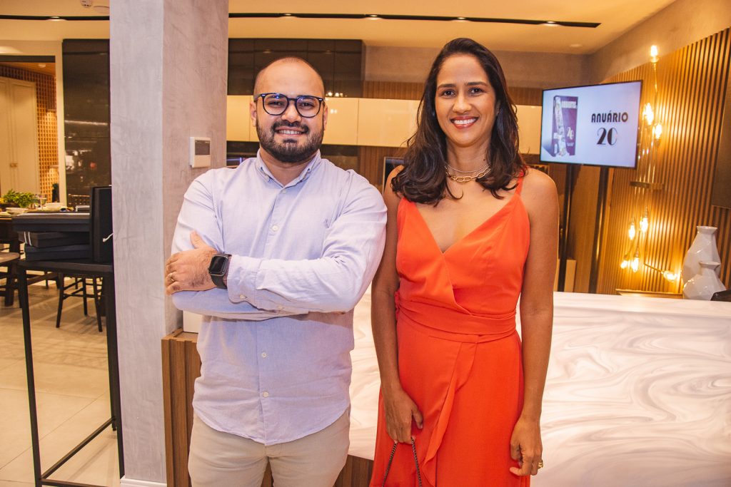 Victo Alves E Luciana Brasileiro