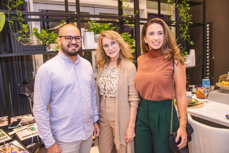 Comemoração - Sofia Linhares encerra a temporada de lançamentos do Anuário da Revista Ambientes na Bontempo