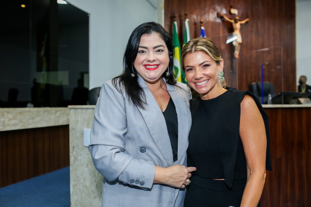 Viviane Almada E Vanessa Queiros