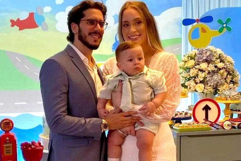 Victoria Arraes e João Pedro Brandão celebram o batismo e o primeiro aniversário do herdeiro Pedrinho Victoria Arraes e João Pedro Brandão celebram o batismo e o primeiro aniversário do herdeiro Pedrinho