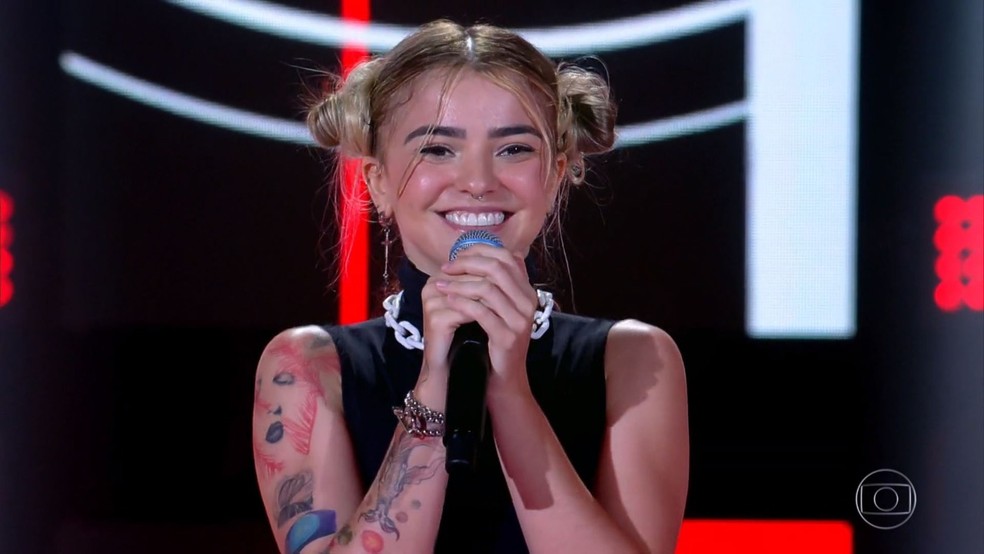 Camila Marieta dá um show e conquista todos os jurados do The Voice Brasil