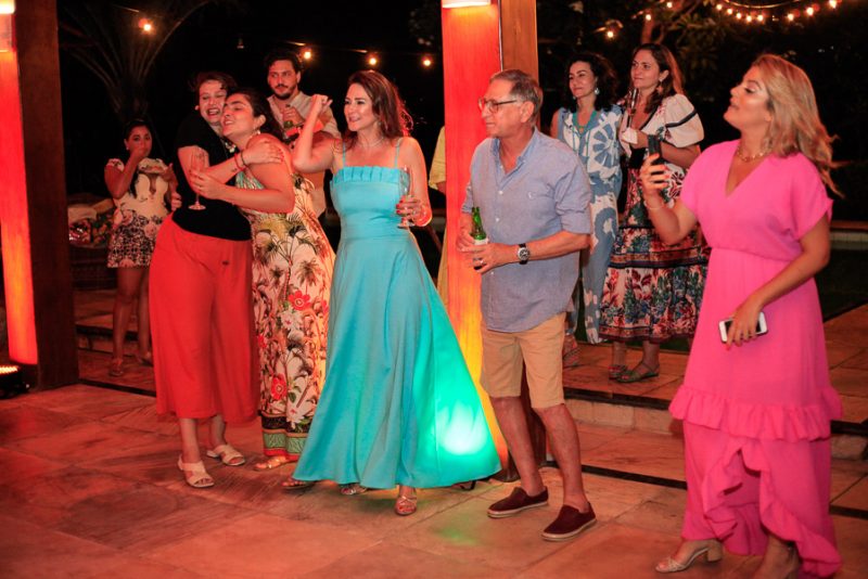 Sunset Party - Tânia Patrício festeja seu start nas cinco décadas na Praia da Tabuba