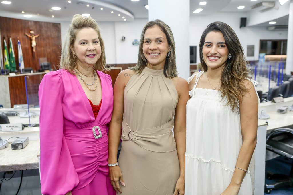 Alexandrina Aguiar, Aline Barbosa E Camila Claudino