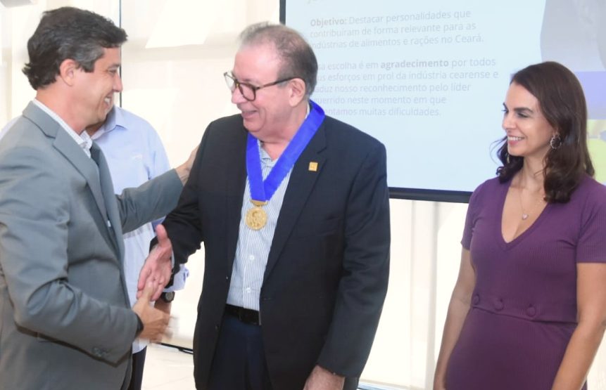 Sindialimentos completa 45 anos e homenageia Ricardo Cavalcante com a Medalha José Flávio Leite Costa Lima