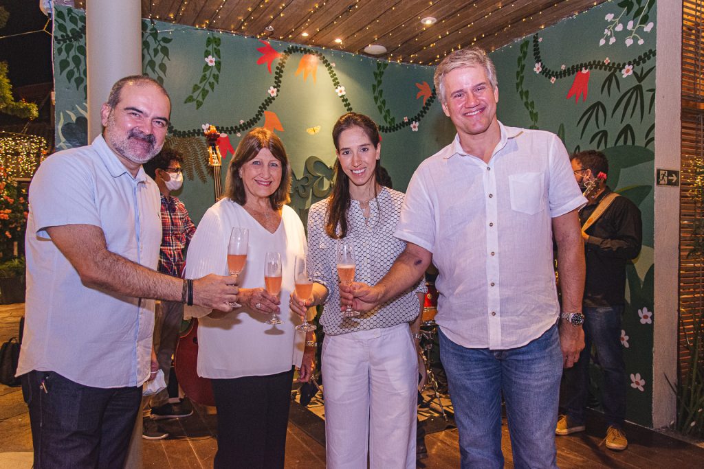 
				Bosco Couto, Vania Martins, Lina Martins E Igor Martins
				
