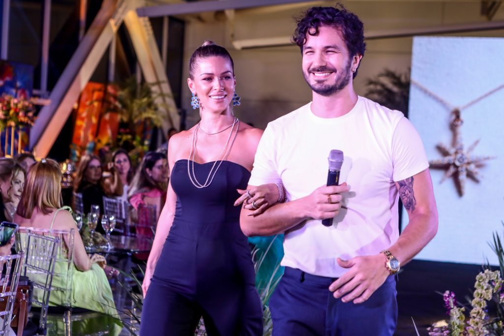 
				Bruna Waleska E Levi Castelo Branco 
				