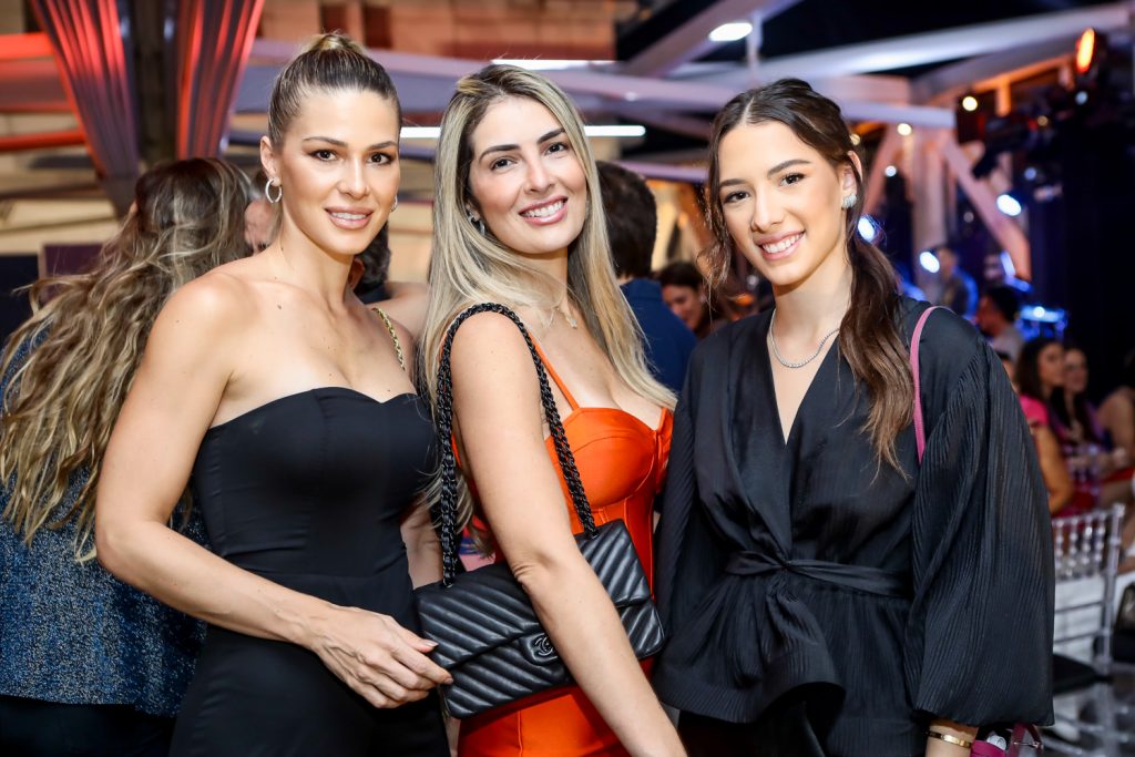 
				Bruna Waleska, Melina Dias E Maria Clara Quindere 
				