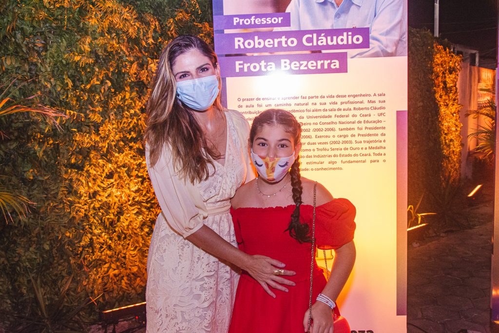 Carol E Roberta Bezerra