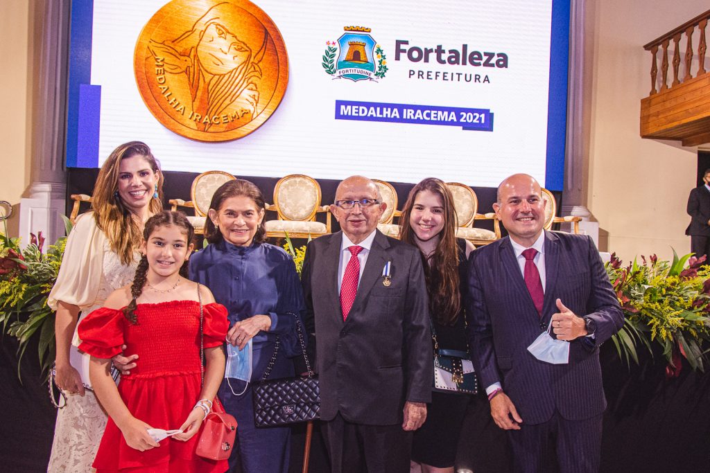 Carol, Roberta, Maria Das Gracas, Roberto Claudio, Isabela E Roberto Claudio Bezerra