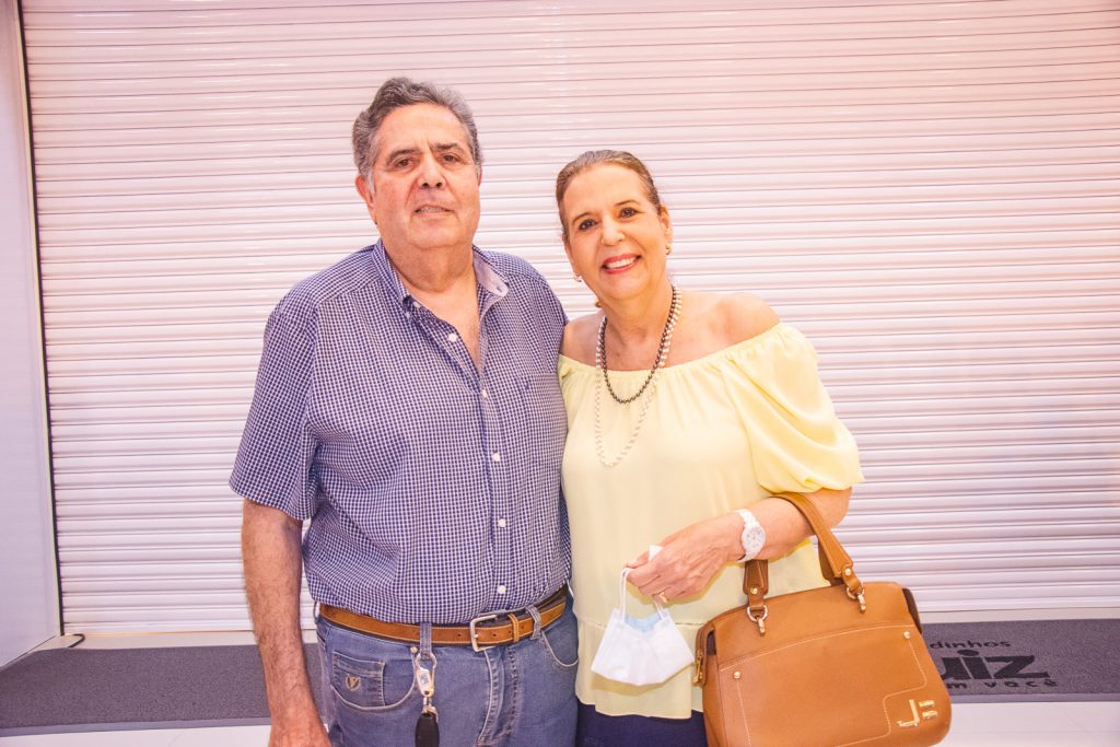 Cassiano E Silvia Barros De Oliveira