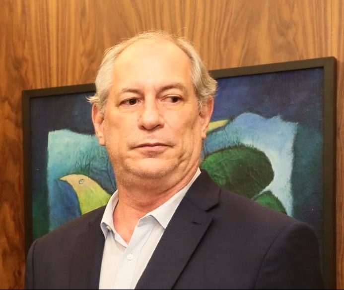 Ciro suspende pré-candidatura devido ao apoio do PDT à PEC dos Precatórios