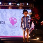 Crianças Do Projeto Vai Maria Desfilam