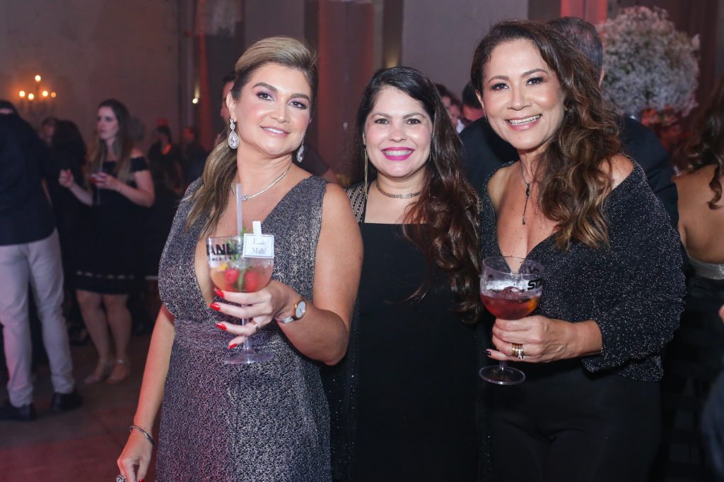 Danielle Novais,dulciana Barrais E Julia Oliveira