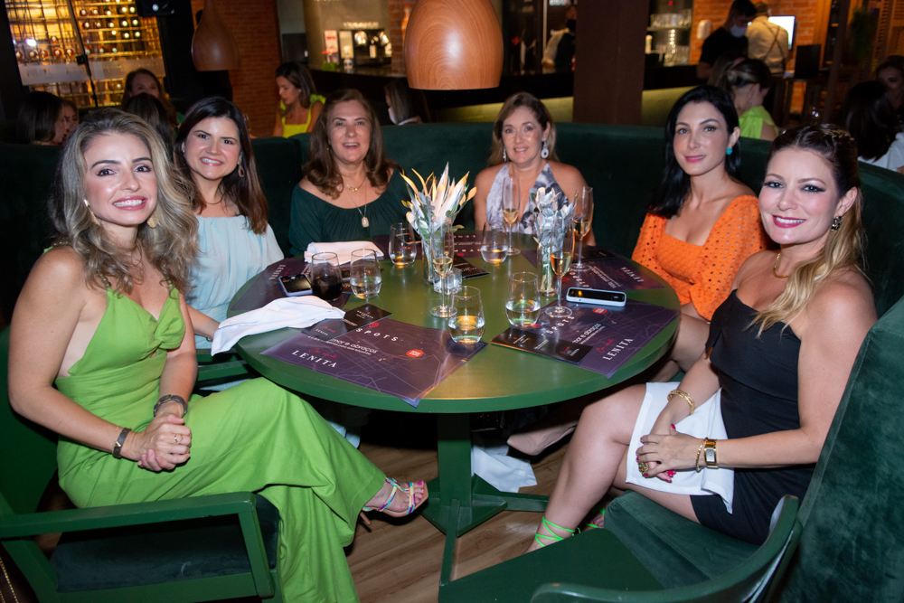 Danielle Peixoto, Ticiana Brigido, Jória Araripe, Monica Peixoto, Daniele Linheiro E Tatiana Luna