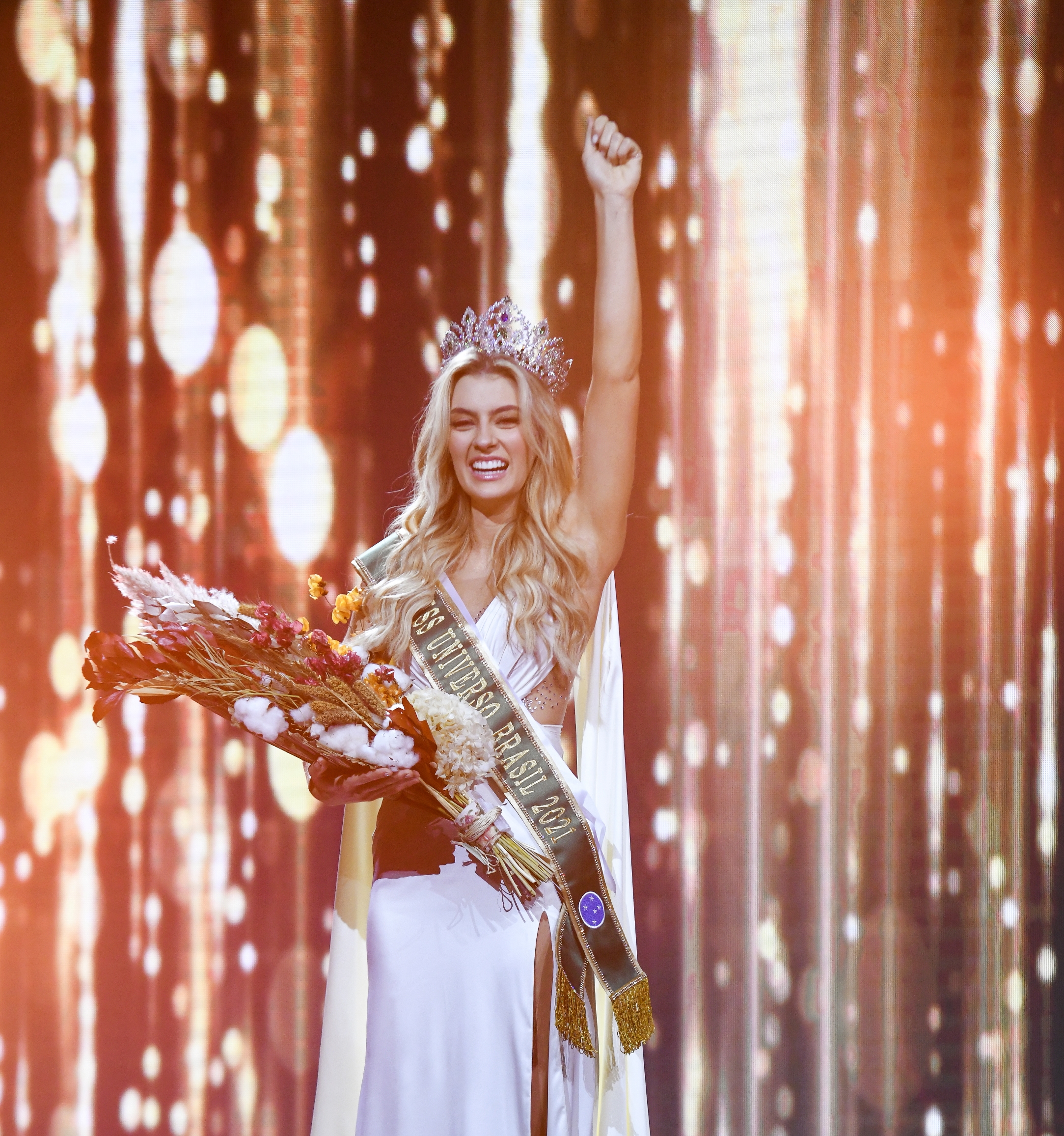 Teresa Santos brilha no Miss Brasil 2021 e trás o título para o Ceará