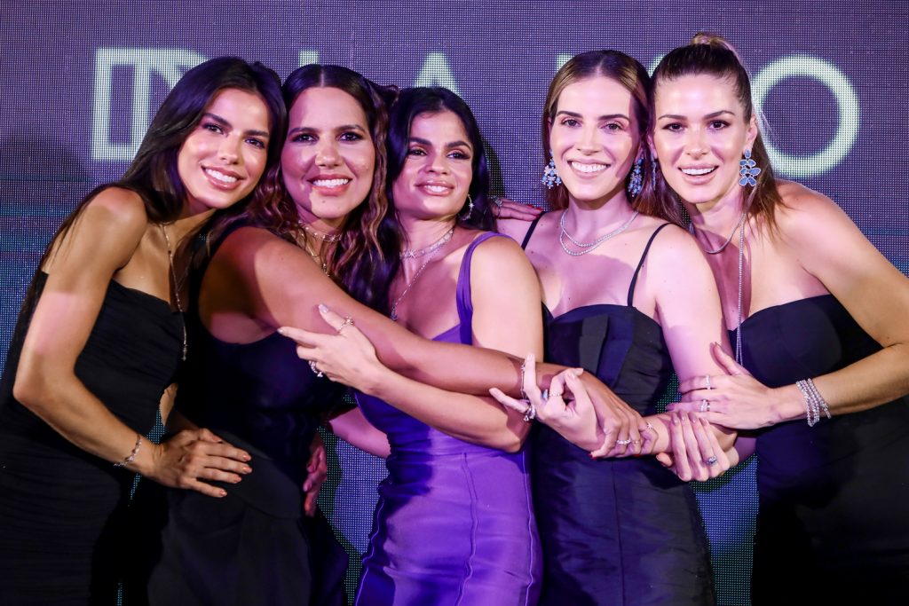 
				Duda Nogueira, Ana Carolina Fontenele, Isabelle Timoteo, Isabel Brasil E Bruna Waleska 
				
