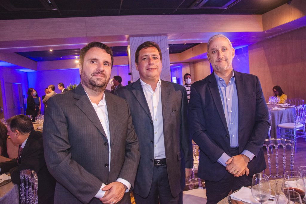 Emiliano Arantes, Igor Apolinario E Cecio Nibon