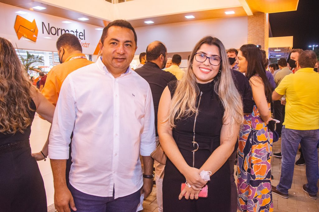 Evandro Delmondes E Kauane Bezerra