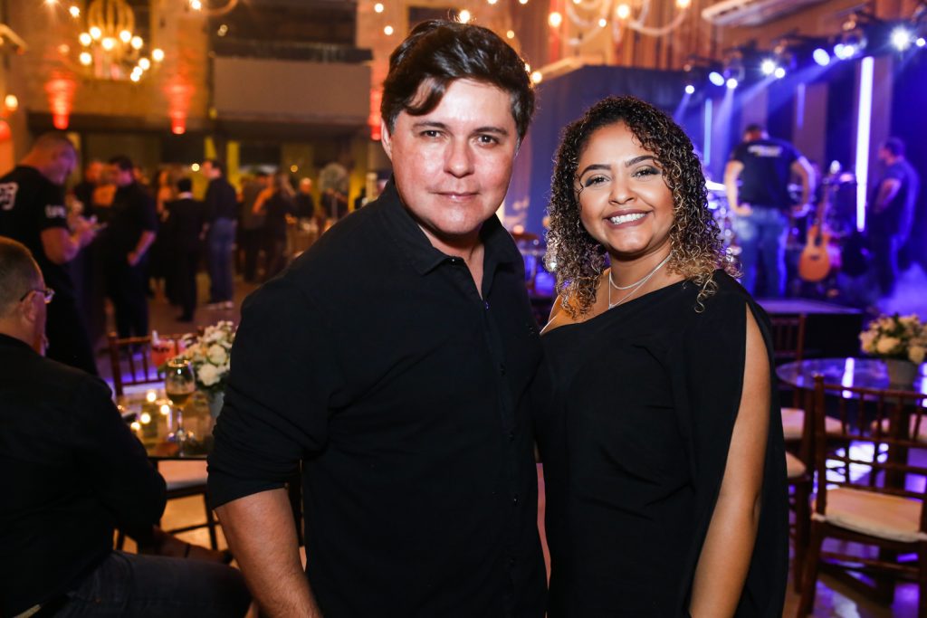 Gleison Rocha E Thyara Sousa