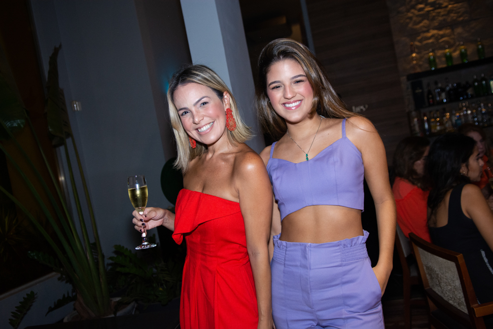 Ione E Isabella Pinho