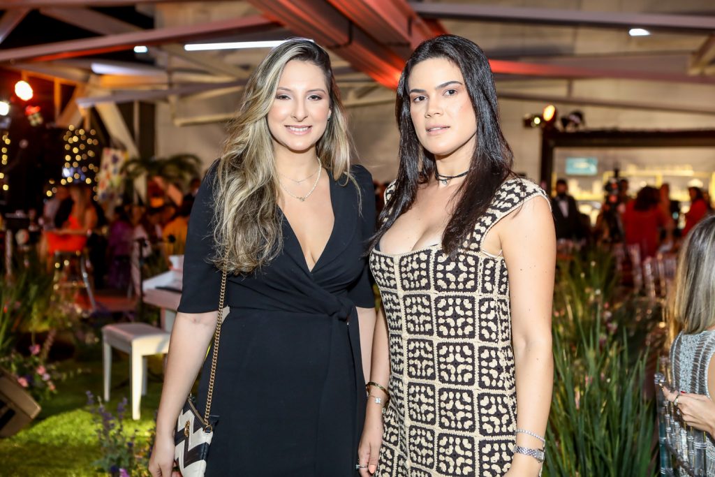 
				Jessica Benevides E Vanessa Ramos
				