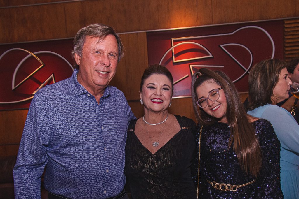 José Simoes, Jaqueline Simões E Katerine Simões