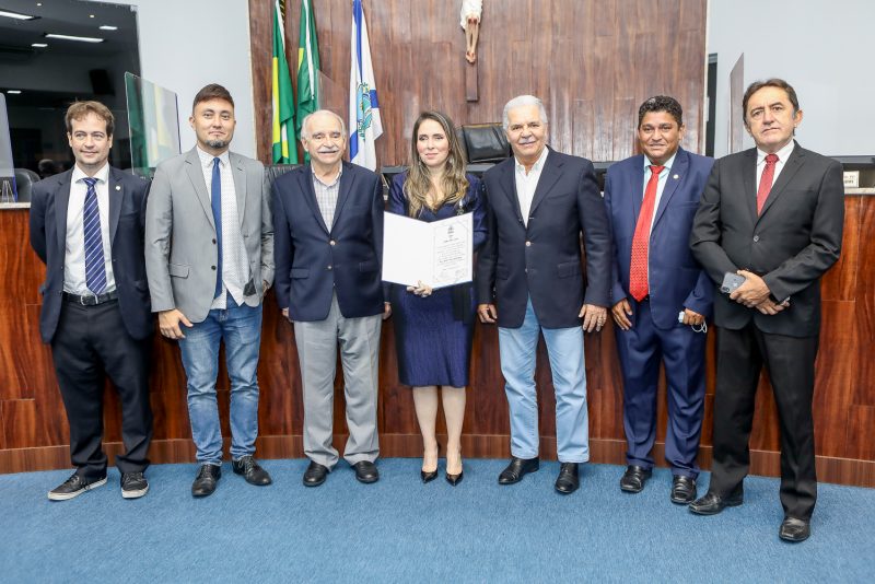 Homenagem - Águeda Muniz é agraciada pela CMFor com a Medalha Boticário Ferreira