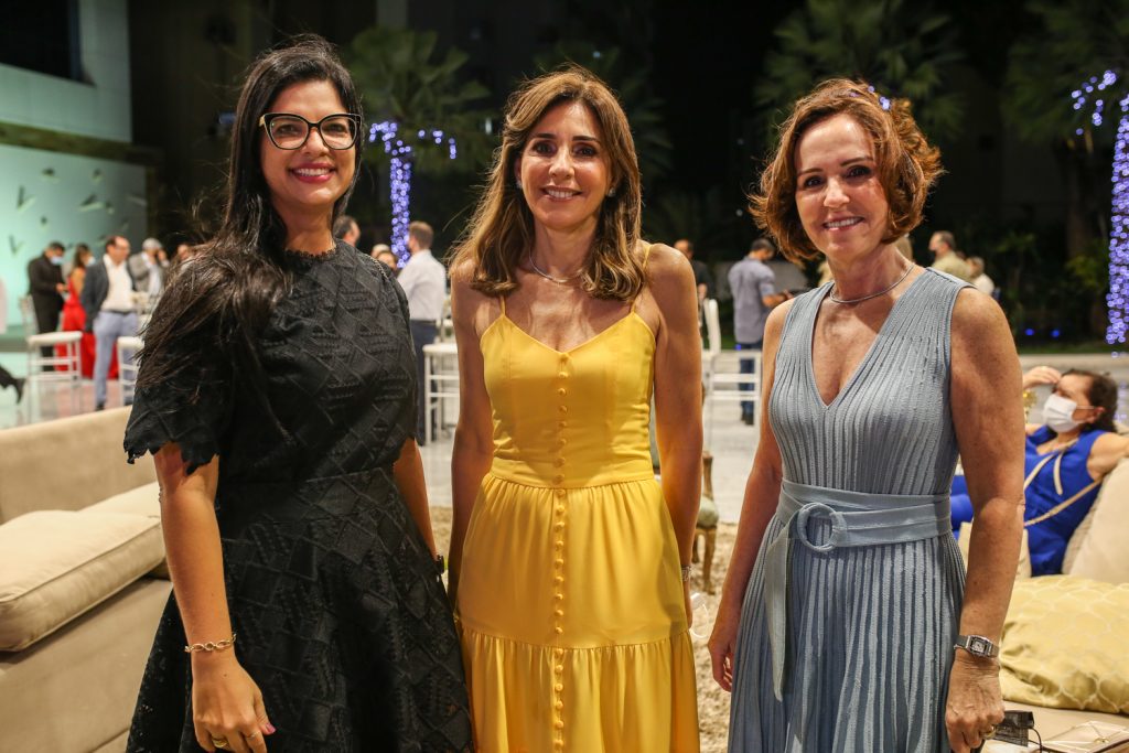 Competitividade da indústria é tema de artigo de Karina Frota no jornal O Povo - Sistema FIEC - Federação das Indústrias do Estado do Ceará