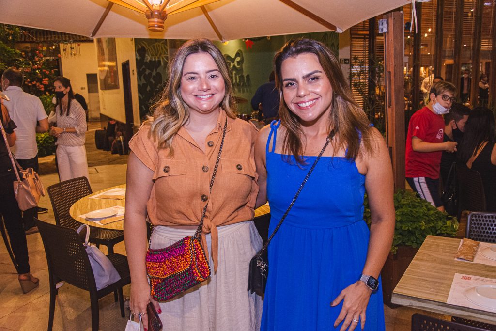 
				Karla Rodrigues E Renata Benevides
				