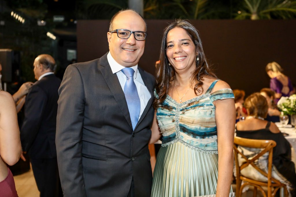 Keltom E Janine Whitehust