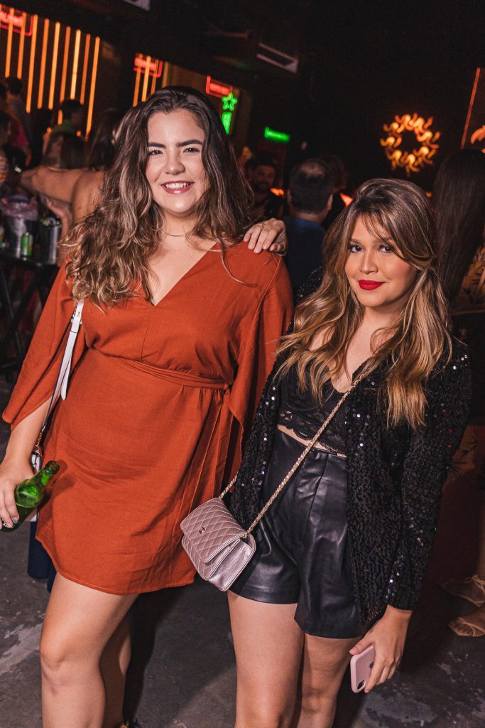 
				Leda Parente E Karolina Lango 
				