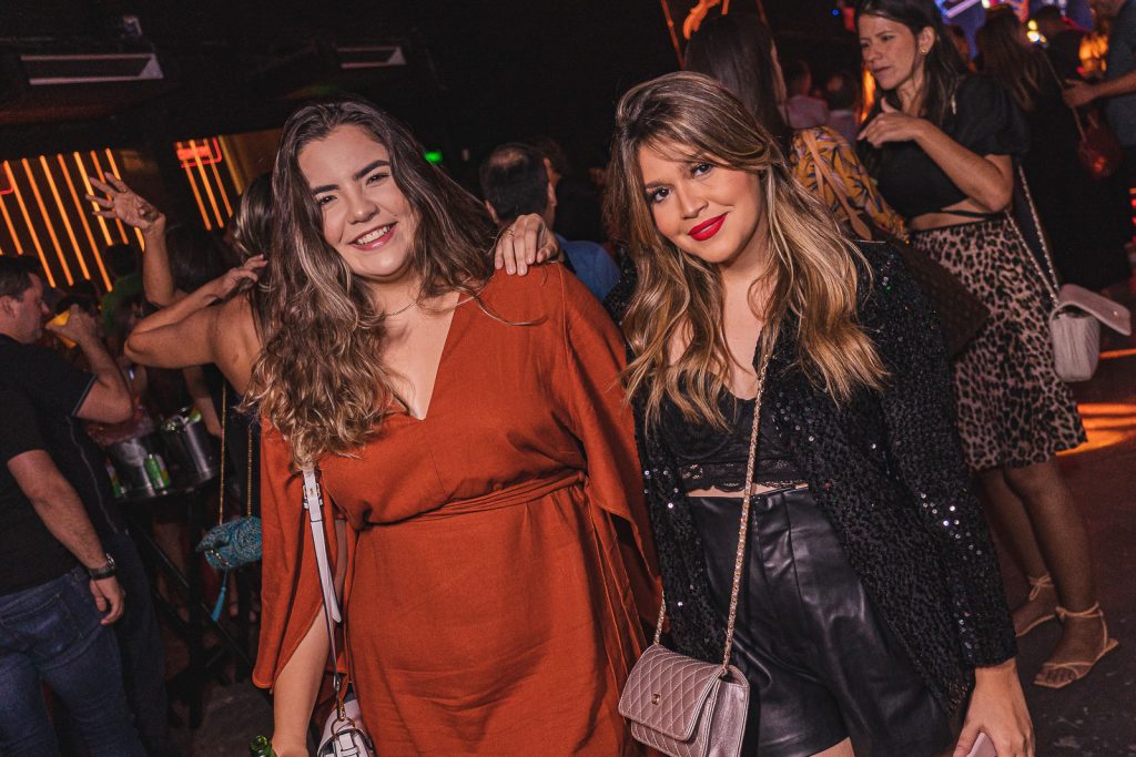 
				Leda Parente E Karolina Lango 
				