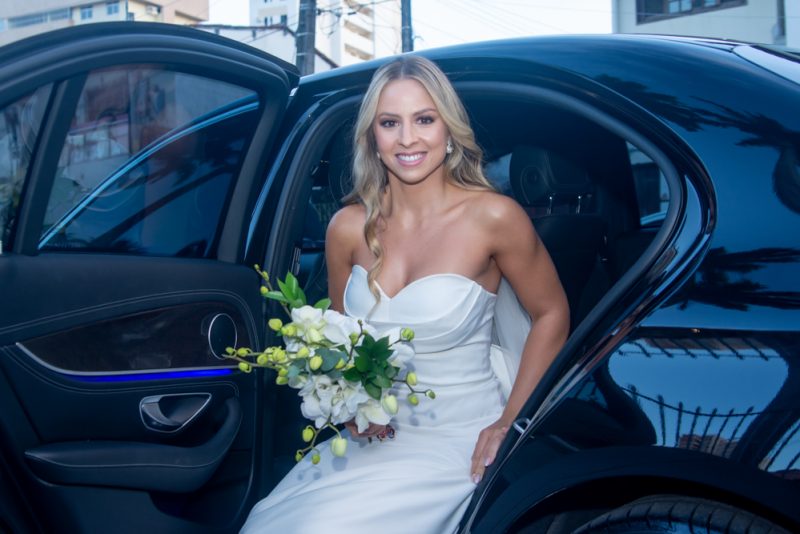 Chuva de Arroz - Lígia Bulcão e Bruno Nogueira trocam as alianças em chic e elegante cerimônia