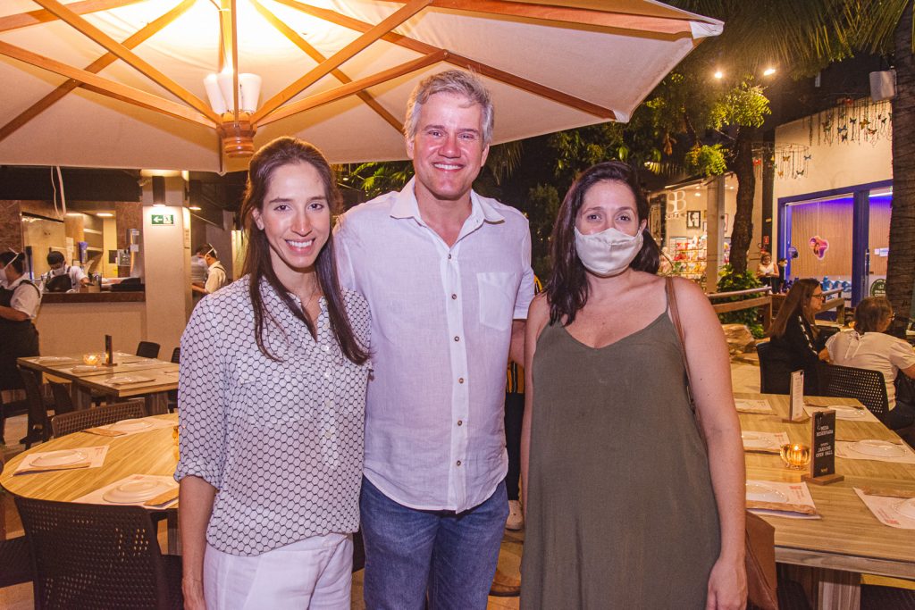 
				Lina Martins, Igor Martins E Paula Baquiti
				