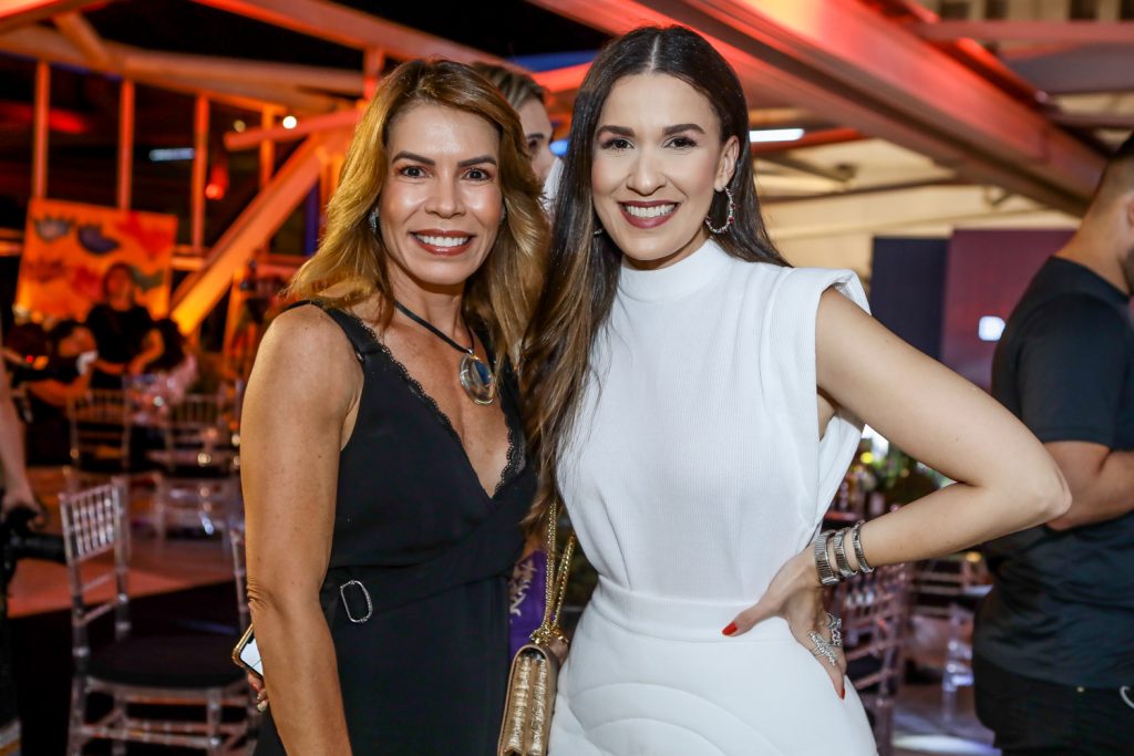 
				Maira Silva E Giuliana Botelho
				