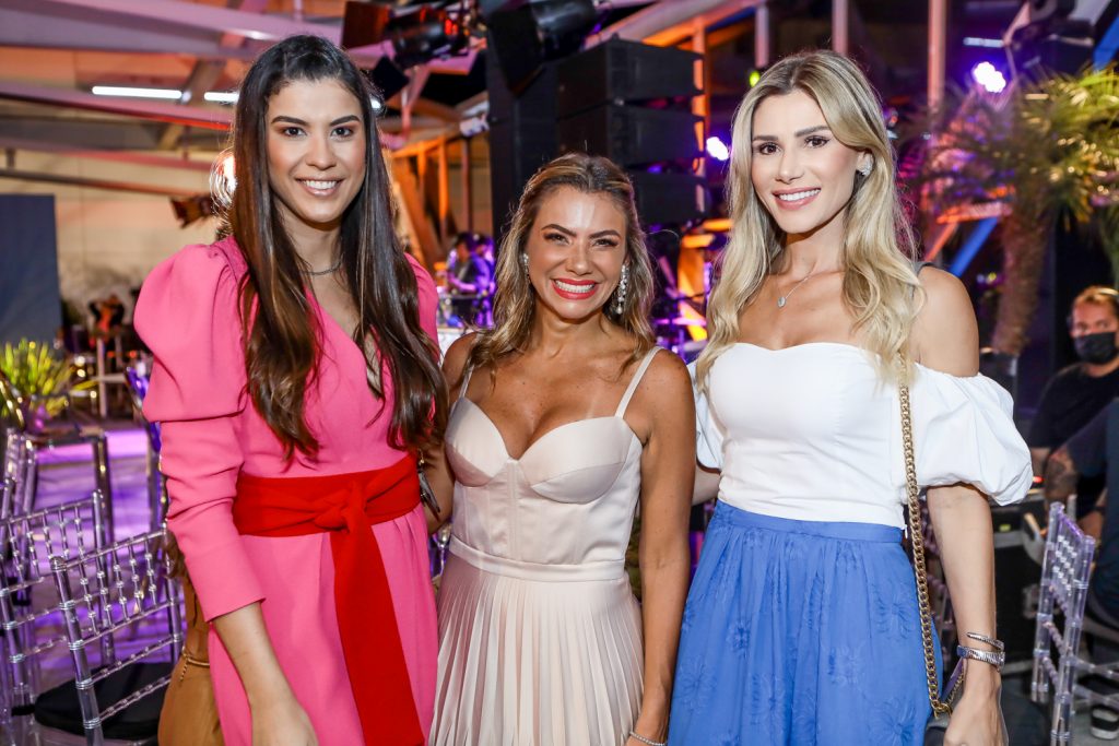 
				Manoela Pimenta, Vanessa Queiros E Patricia Jereissati
				