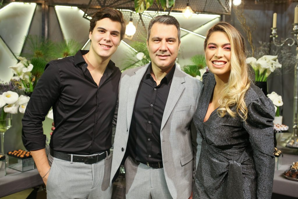 Marcelo Novais, Stanley E Isabelle Leaõ (2)