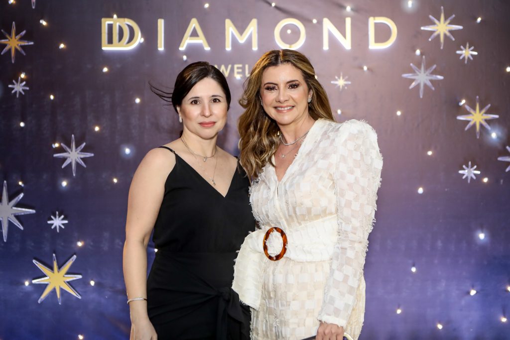 
				Mariana Tomaz E Emilia Buarque
				