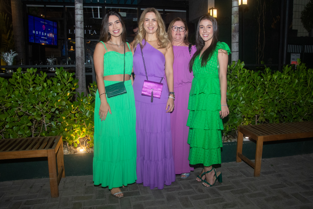 Natalia Porto, Karmilse Marinho, Naise E Carol Diogenes