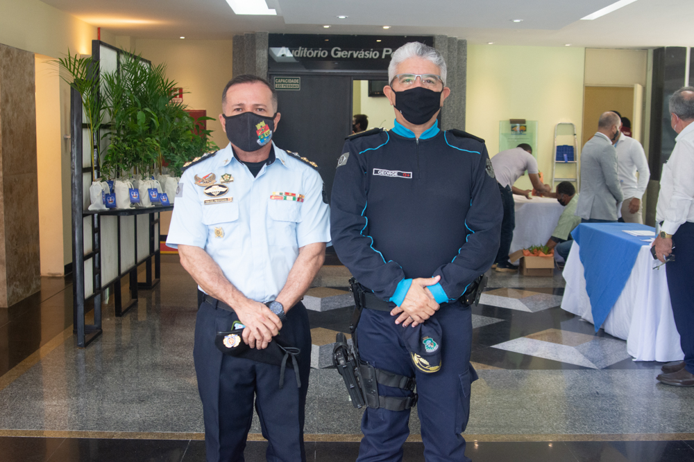 Otoniel Nascimento E George