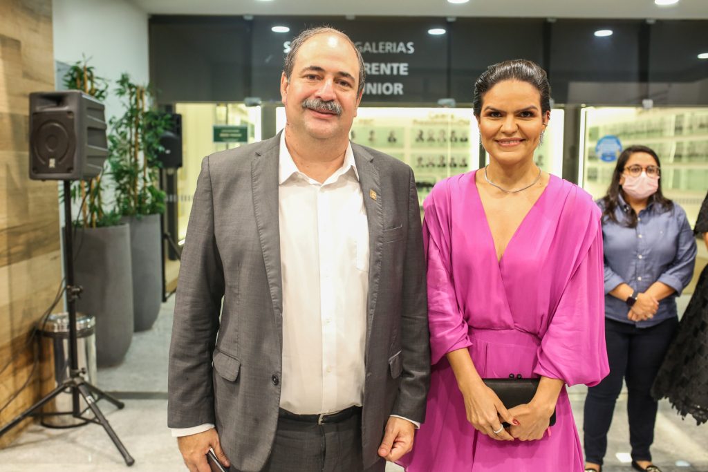 Paulo Andre Holanda E Izabella Fernandes