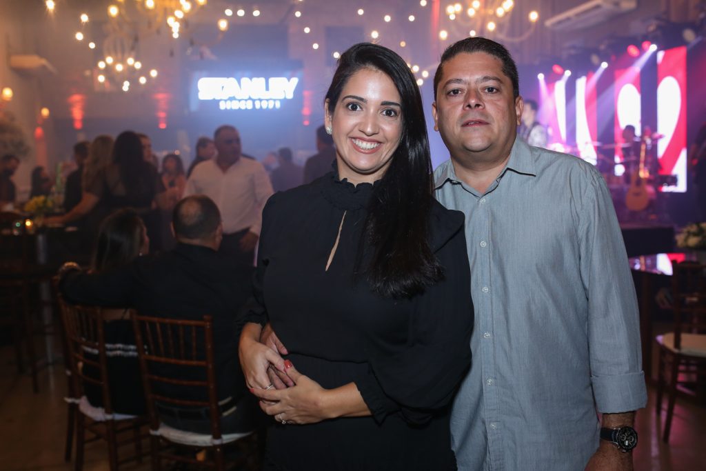 Rachel E Thiago Correia