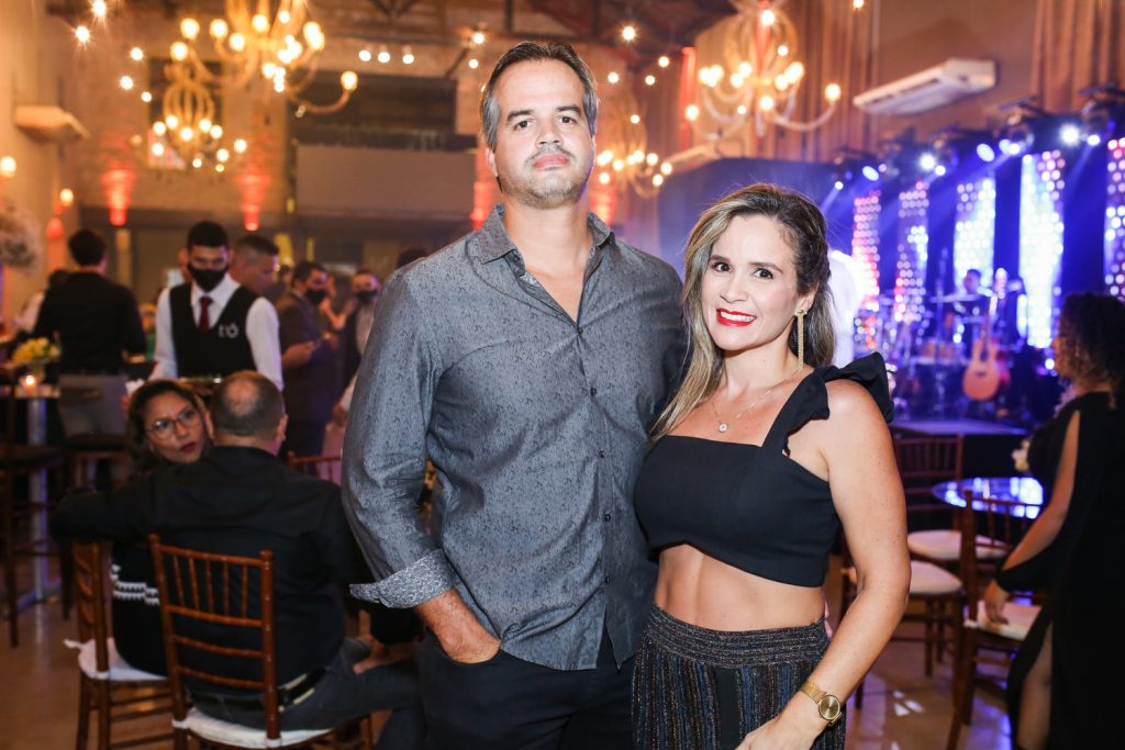 Ruan Medeiros E Iris Medeiros