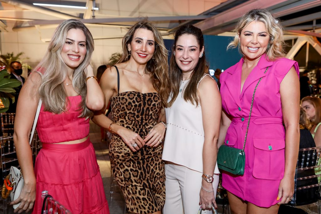 
				Sarah Castro, Melaine Fernandes, Silvinha Leal E Patricia Dias
				