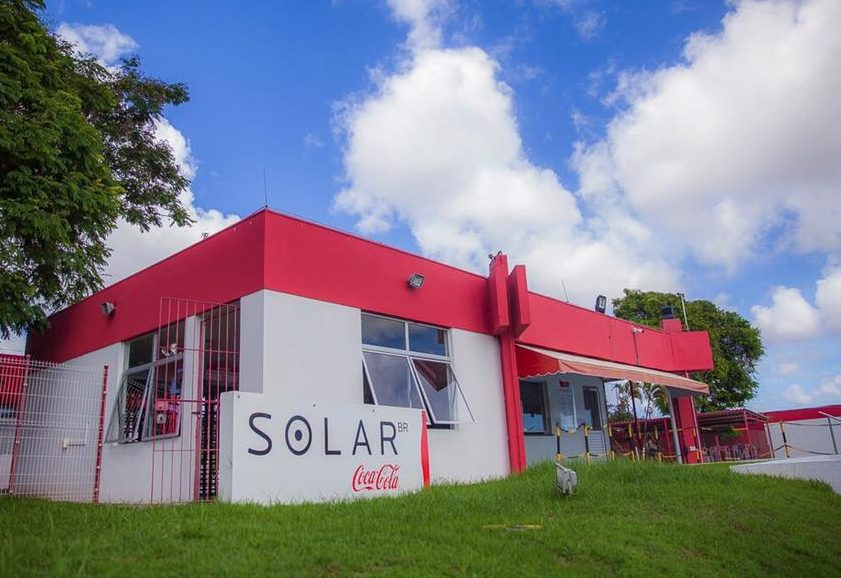 Solar e distribuidores autorizados estão construindo cinco usinas fotovoltaicas, sendo três delas em cidades do Ceará