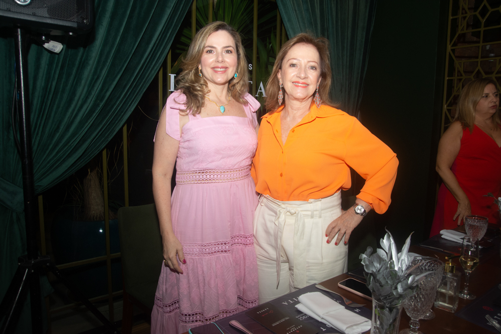 Suyane Dias Branco E Tania Teixeira